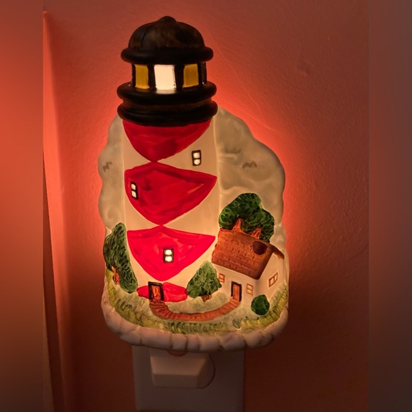 Ceramic Lighthouse Night Light, Hand Painted.  “Vintage” NIB💡💡💡🚢⚓️⚓️⚓️ - Picture 2 of 7